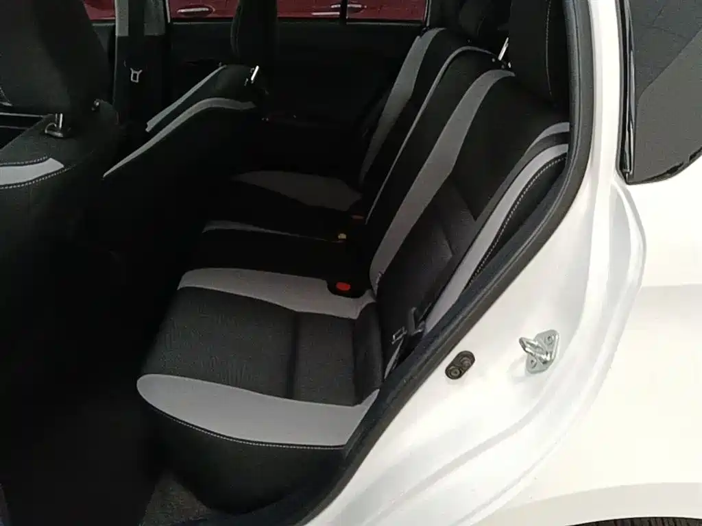 Toyota Yaris L 2022 — фото 17