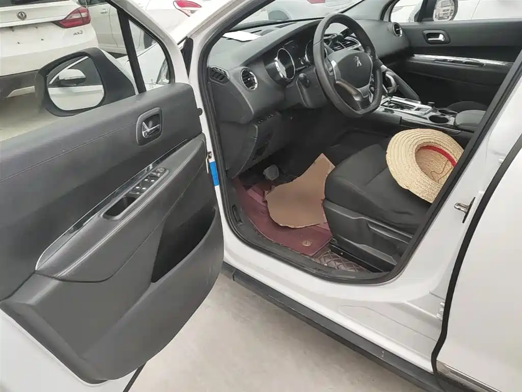 Peugeot 3008 2015 — фото 16