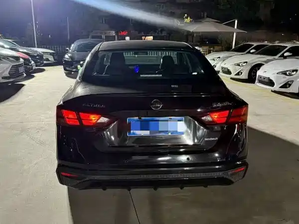 Nissan Teana 2022