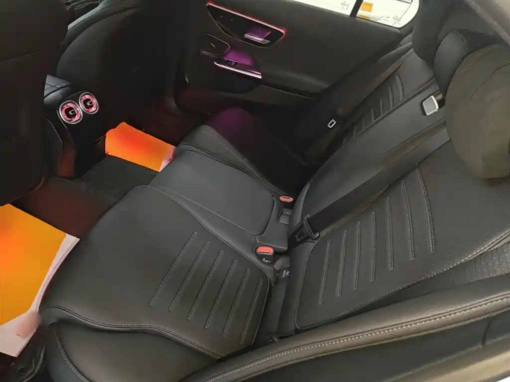 Mercedes-Benz C-Class 2025 — фото 16