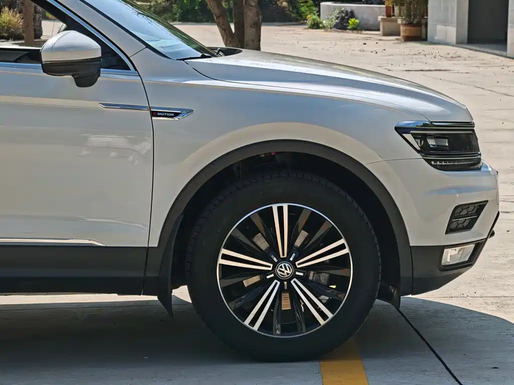Volkswagen Tiguan L 2017 — фото 6