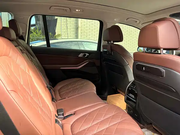 BMW X7 2023