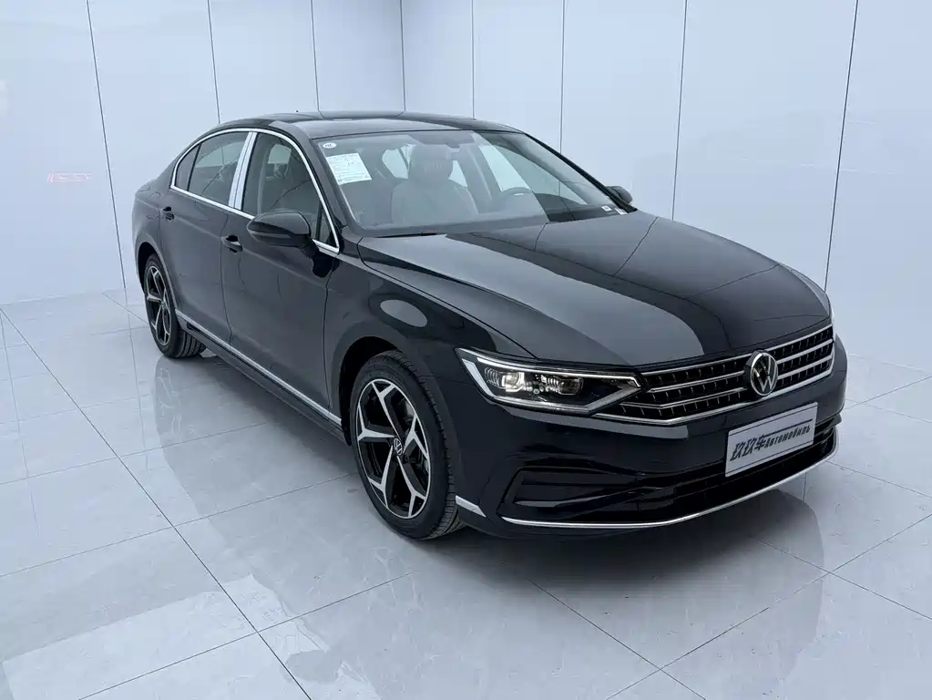 Volkswagen Magotan 2025