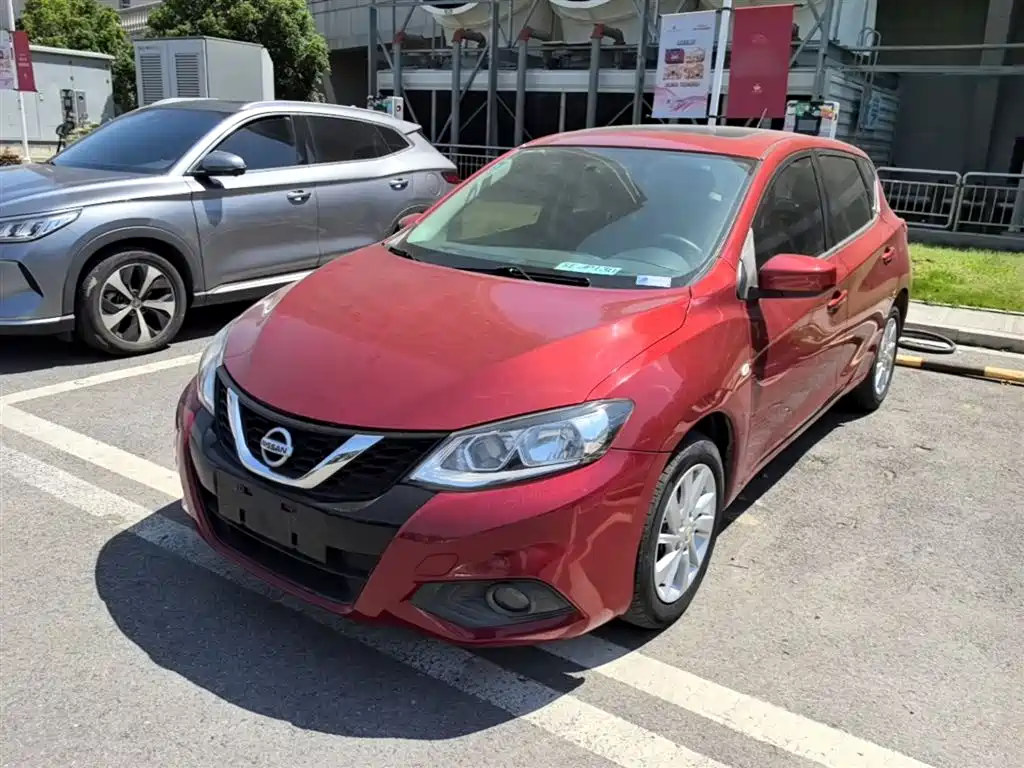 Nissan Tiida 2017 — фото 2