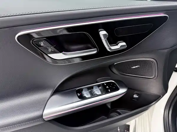 Mercedes-Benz C-Class 2023