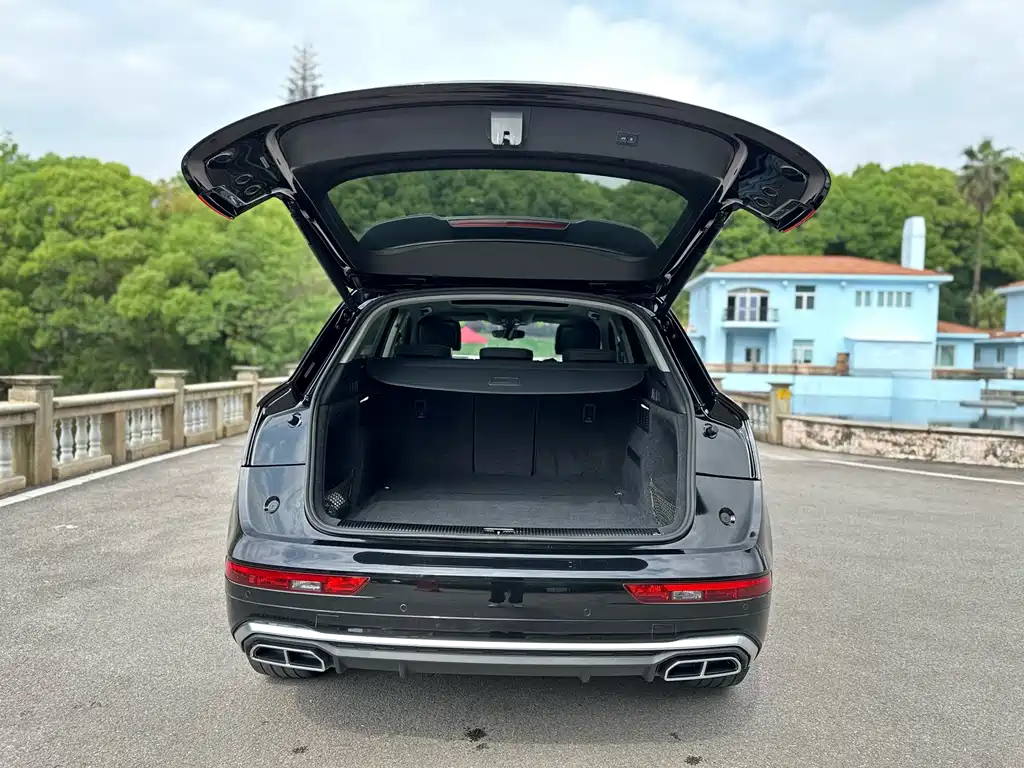 Audi Q5L 2022 — фото 16