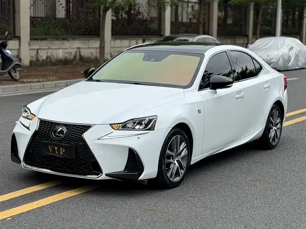 Lexus IS 2017