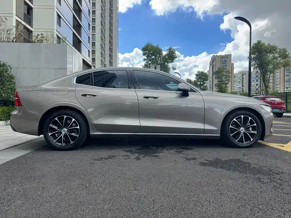 Volvo S60 2021