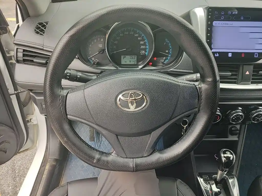 Toyota Yaris L 2019 — фото 11