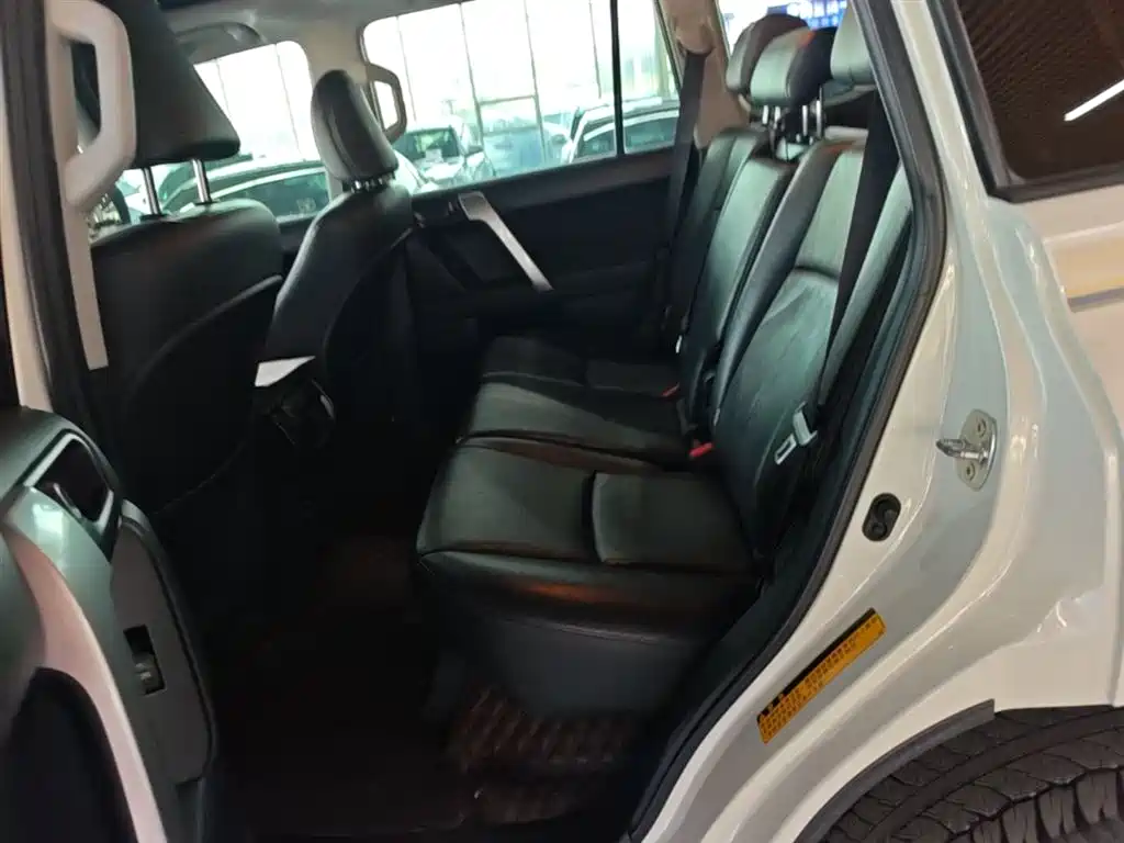 Toyota Prado 2017 — фото 17
