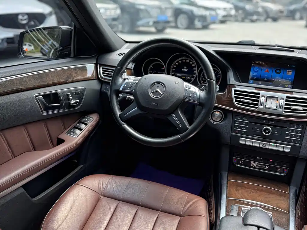 Mercedes-Benz E-Class 2015 — фото 26