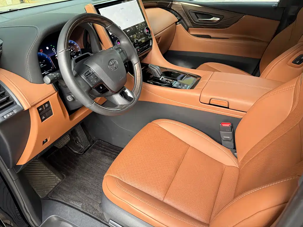 Toyota Alphard 2023 — фото 8