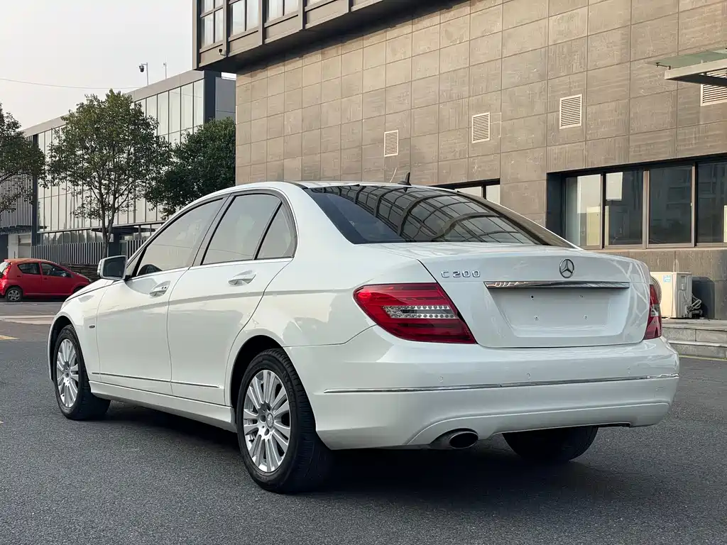 Mercedes-Benz C-Class 2012 — фото 13