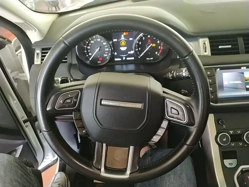 Land Rover Evoque 2019 — фото 11