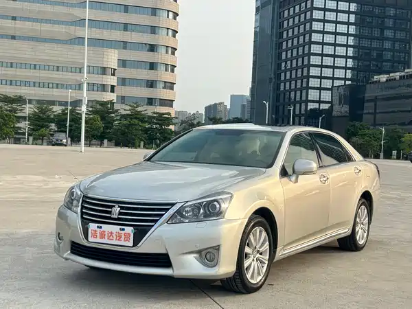 Toyota Crown 2012