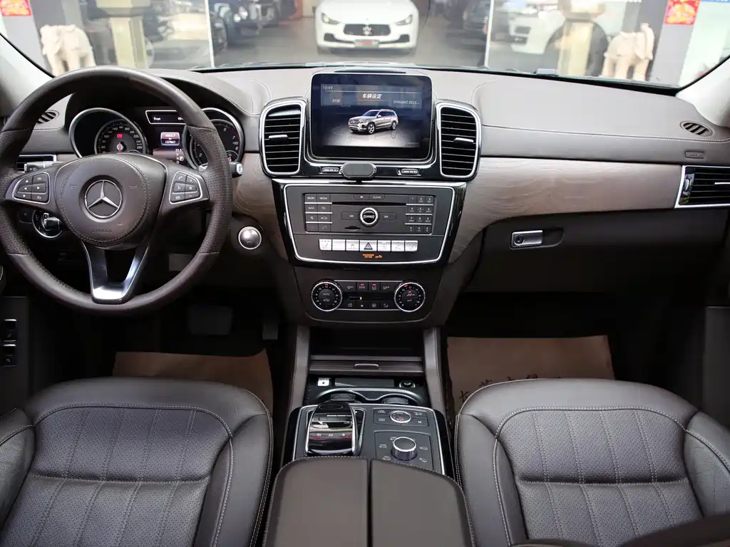 Mercedes-Benz GLS 2016 — фото 10