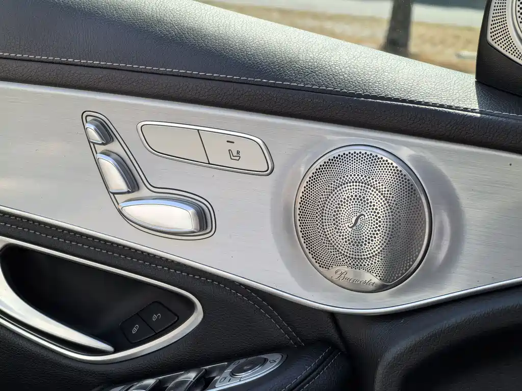 Mercedes-Benz GLC 2019 — фото 18