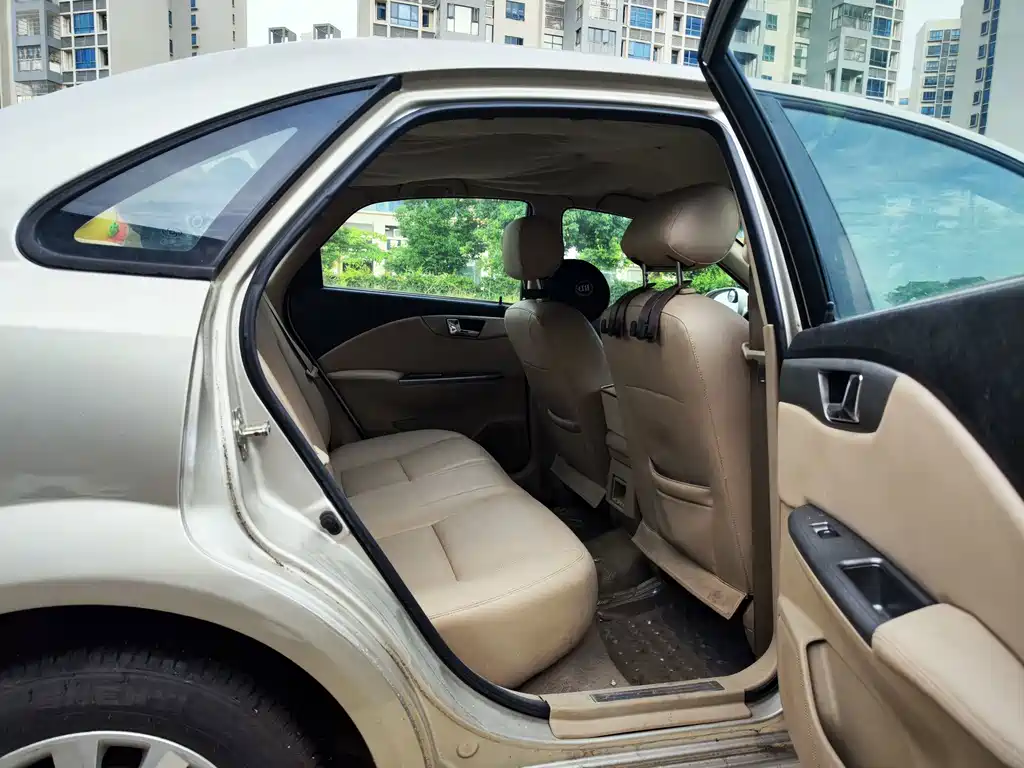 Buick Excelle 2013 — фото 10