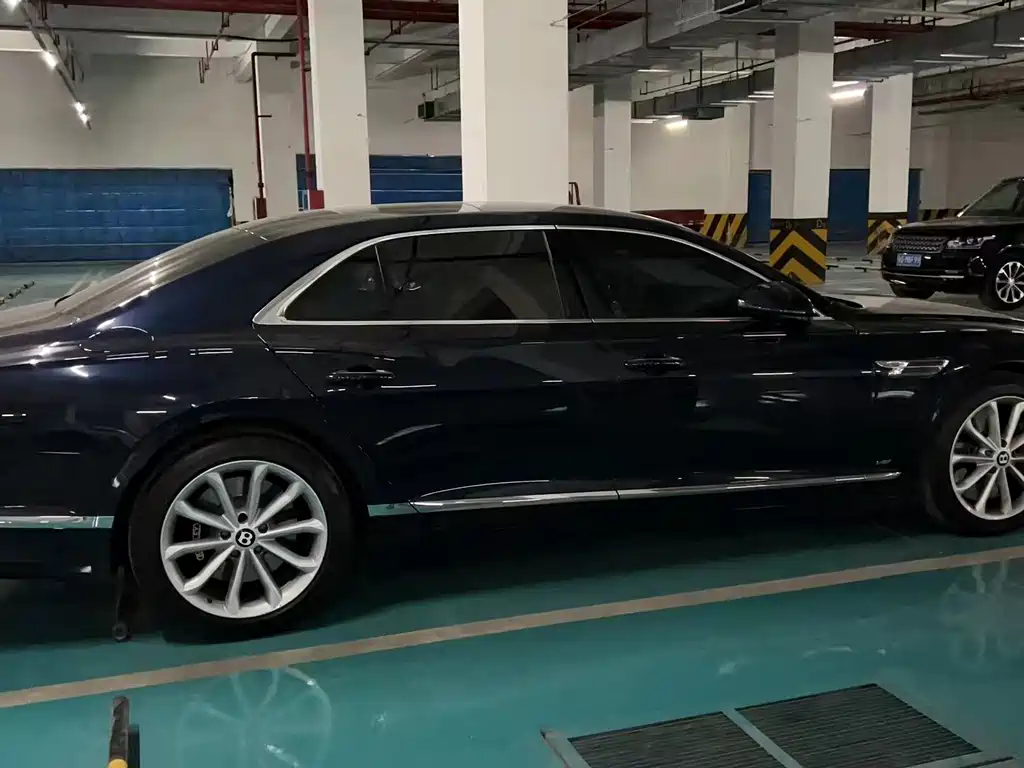 Bentley Flying Spur 2021 — фото 2