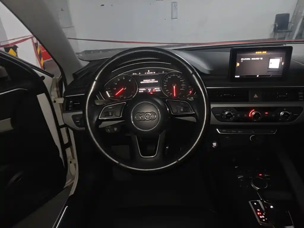 Audi A4L 2018 — фото 11