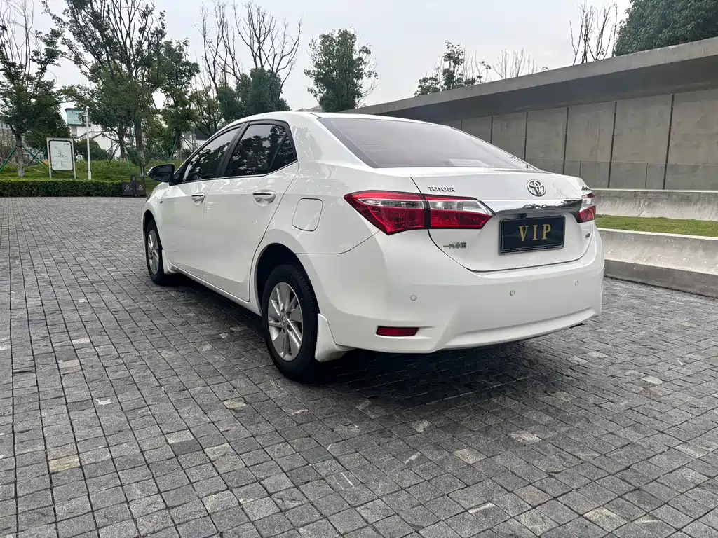 Toyota Corolla 2015 — фото 15