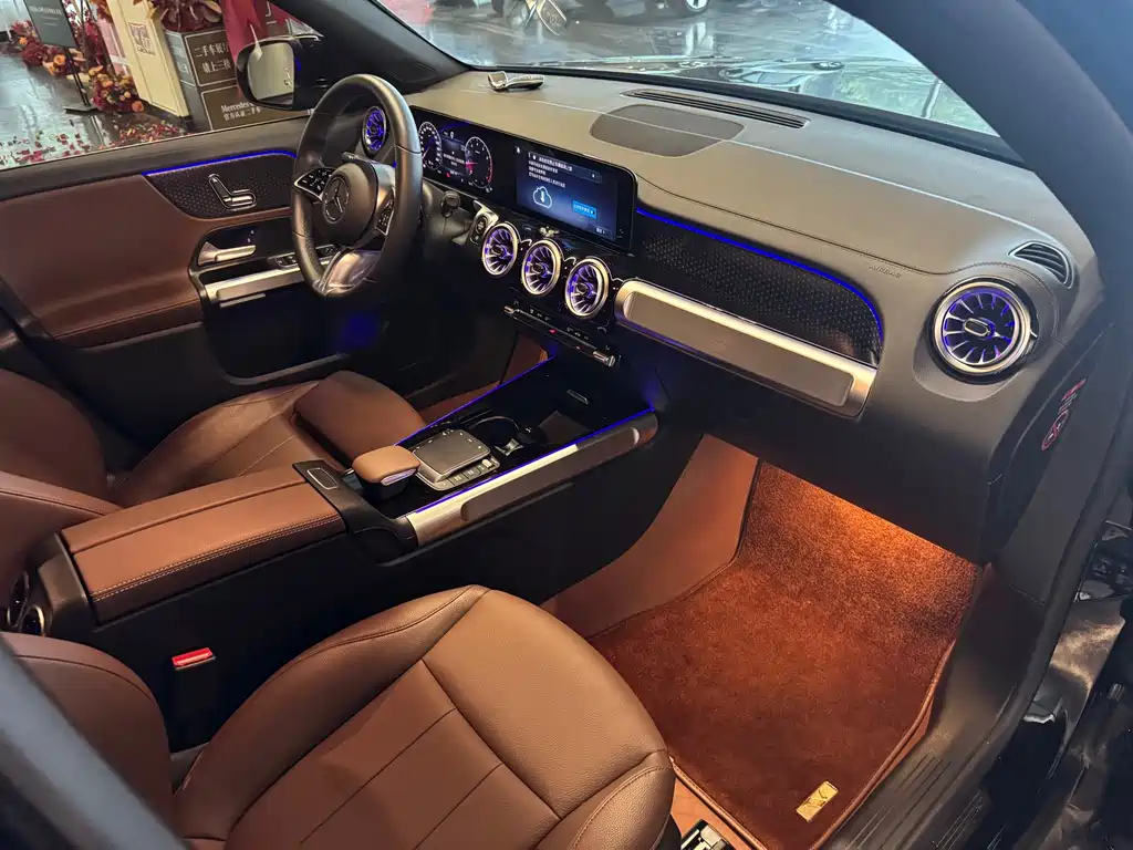 Mercedes-Benz GLB 2024 — фото 10