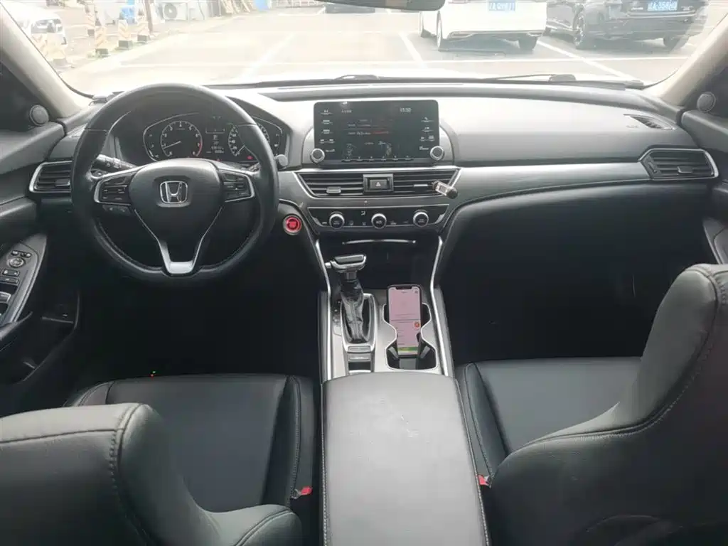Honda Accord 2021 — фото 10