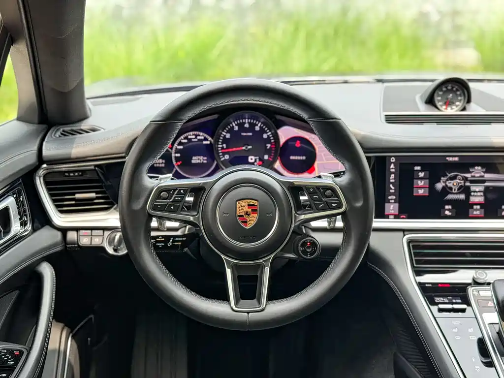 Porsche Panamera 2019 — фото 13