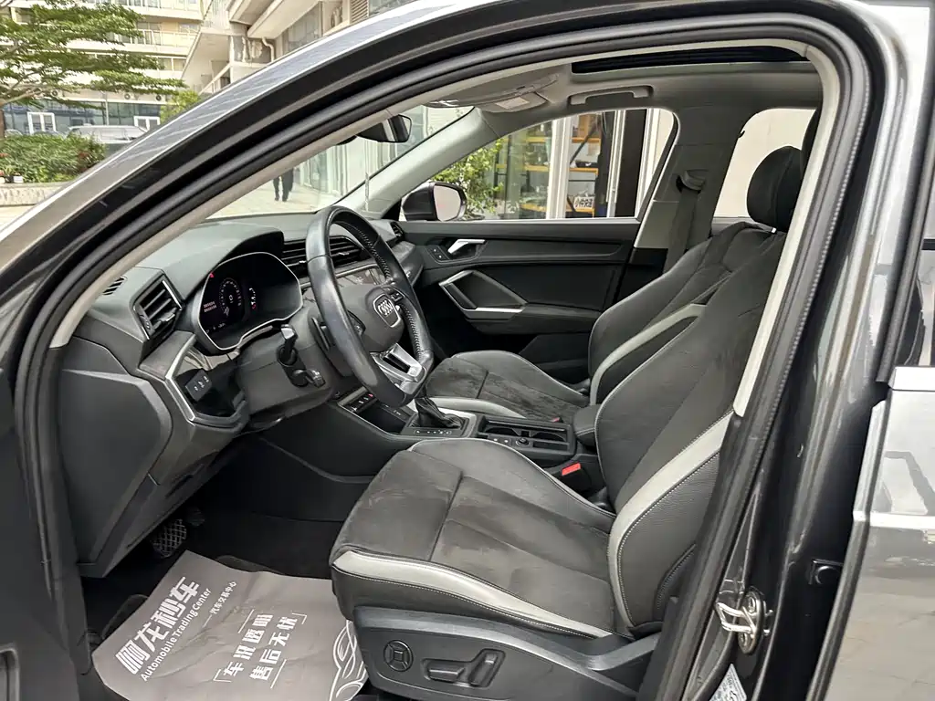 Audi Q3 2021 — фото 15
