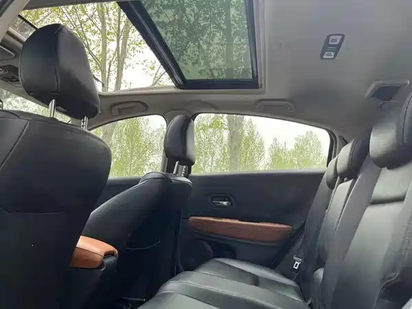 Honda Vezel 2016