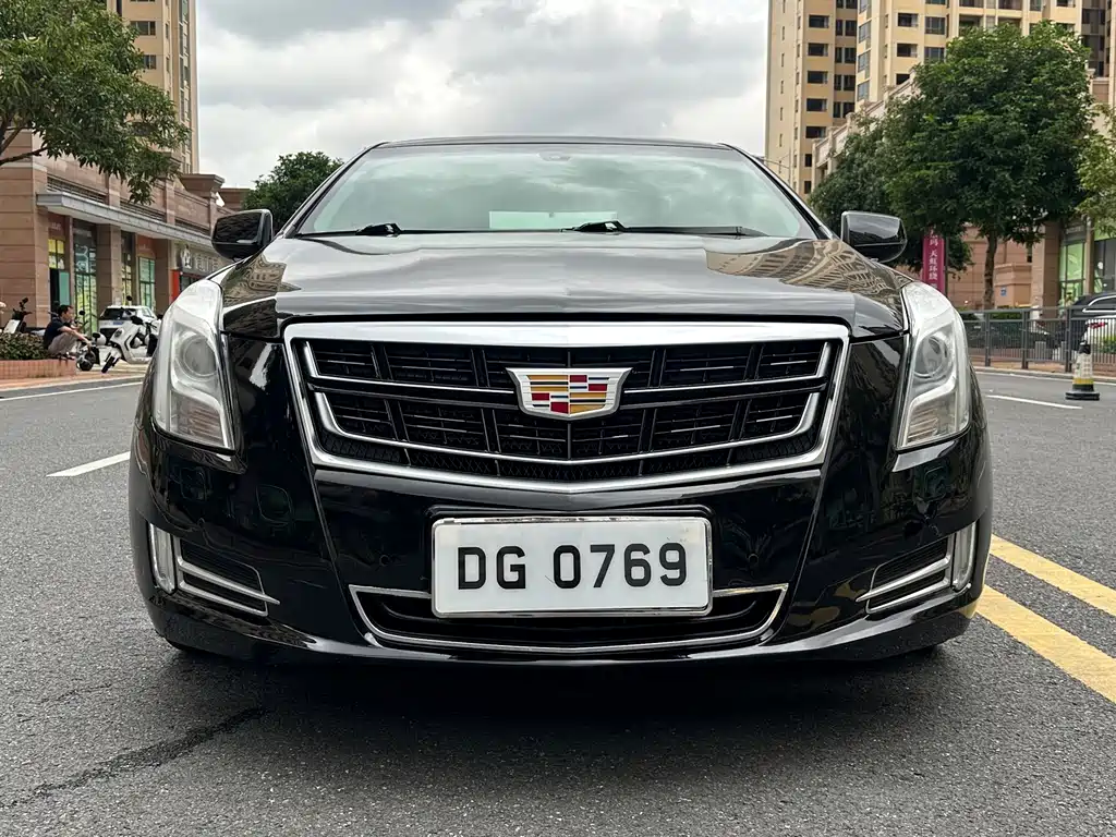Cadillac XTS 2017 — фото 2