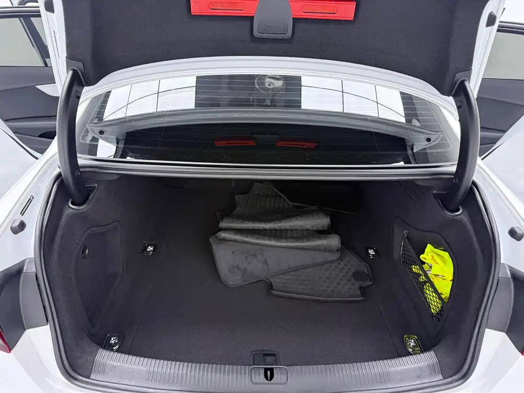 Audi A4L 2023