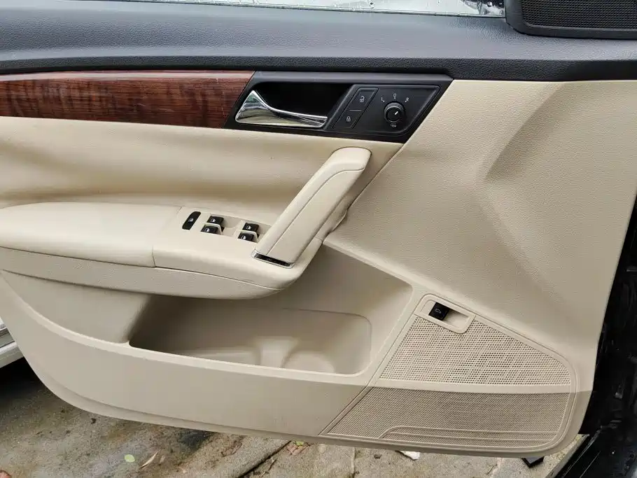 Volkswagen Lavida 2014