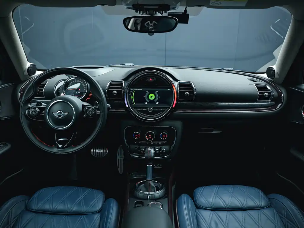 MINI Clubman 2017 — фото 17