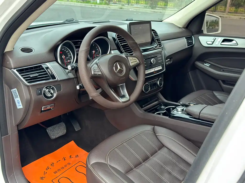Mercedes-Benz GLE 2015 — фото 9