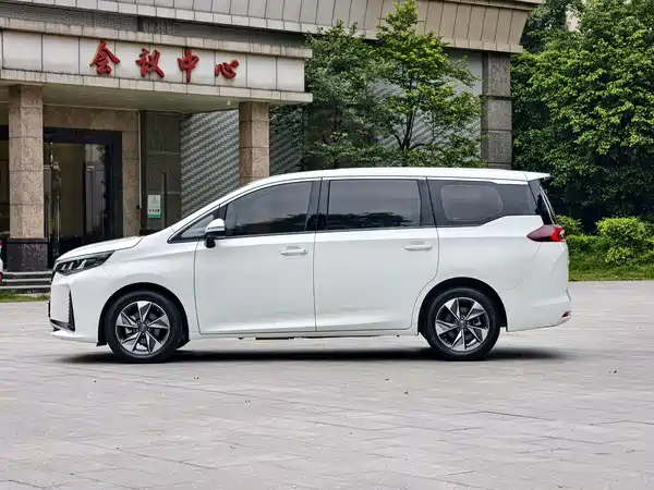GAC Trumpchi M6 2021