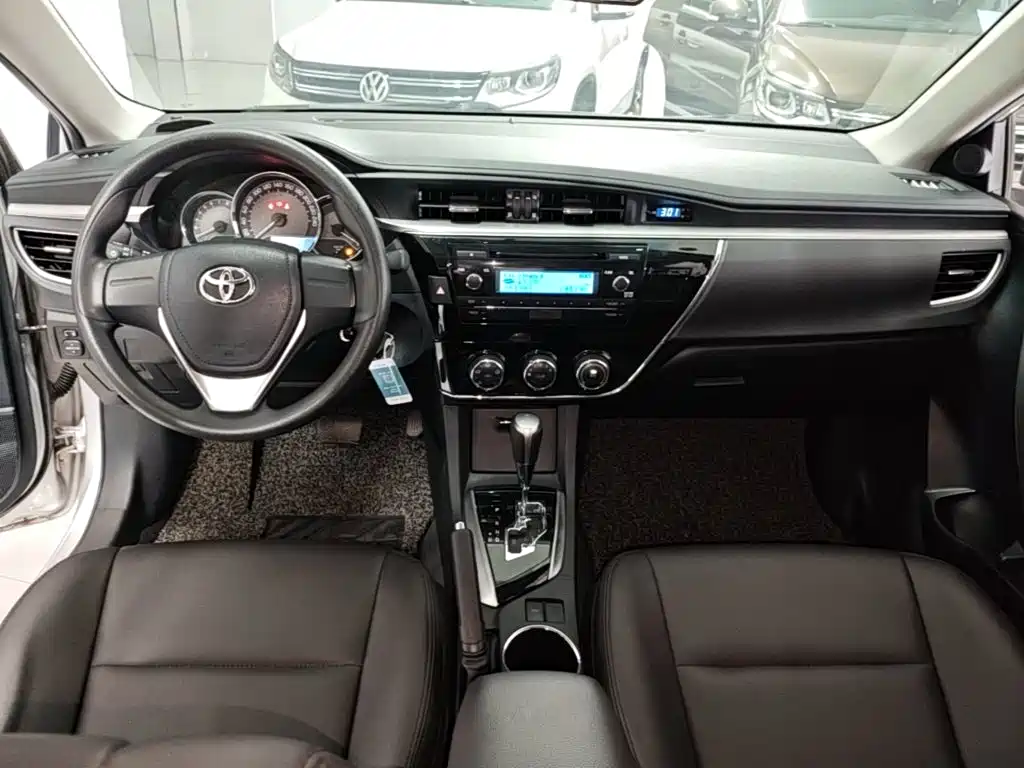 Toyota Corolla 2015 — фото 10