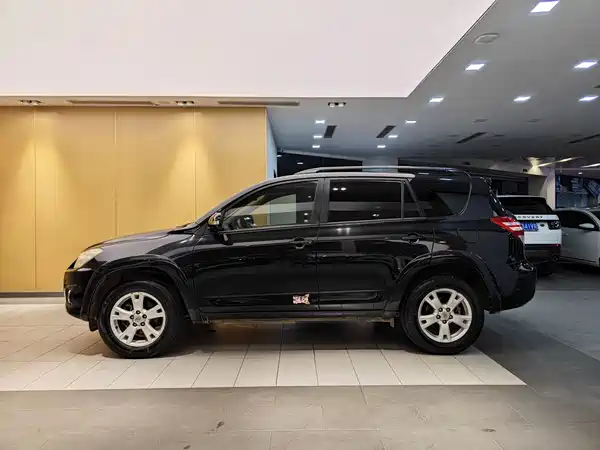 Toyota RAV4 2011