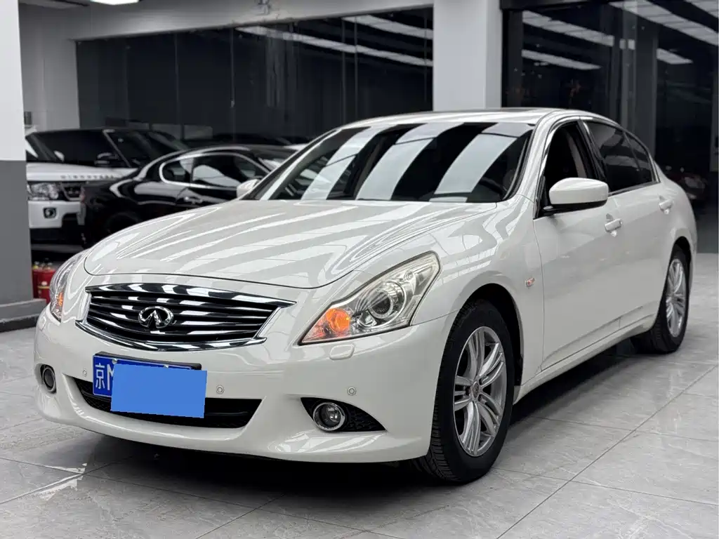 Infiniti G 2013