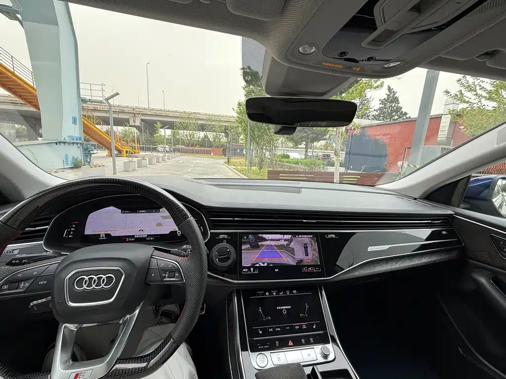Audi Q8 2020 — фото 14