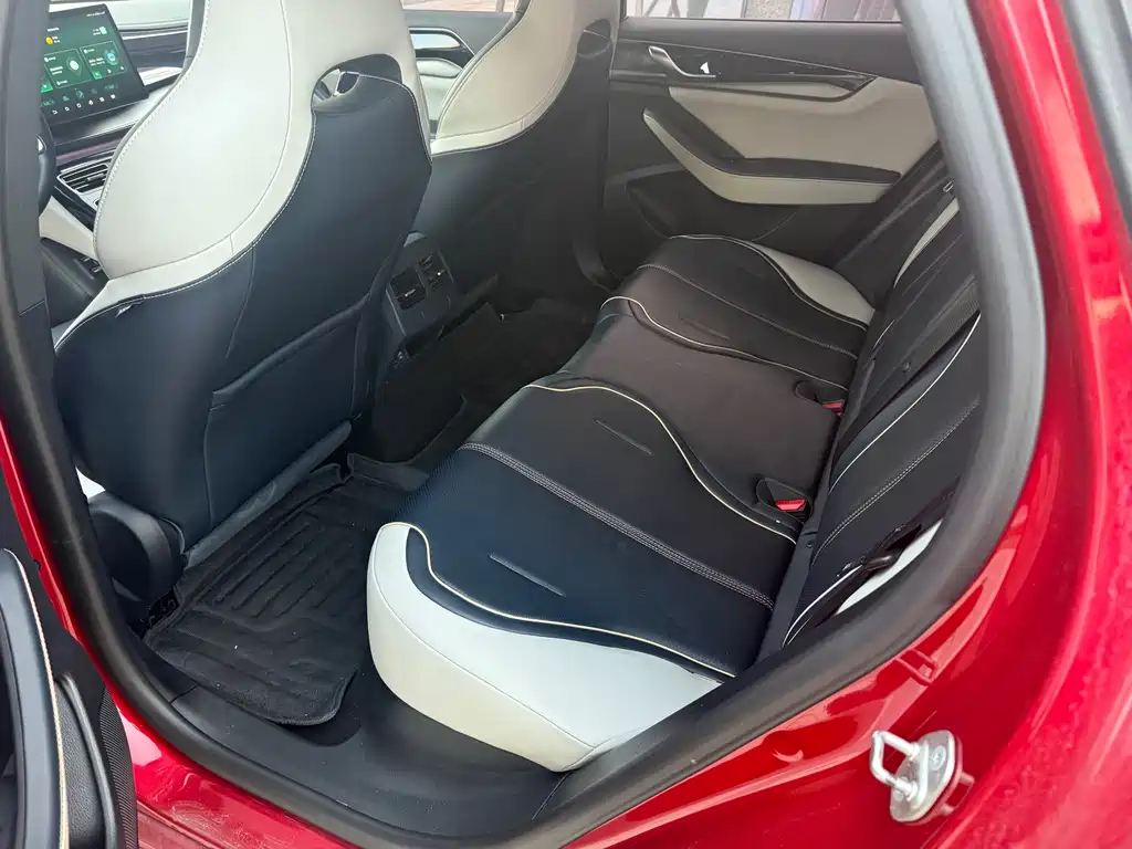 BYD Qin PLUS 2023 — фото 10