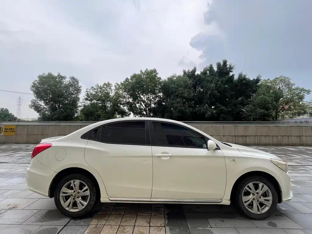 GAC Motor Trumpchi GA3S 2015 — фото 10