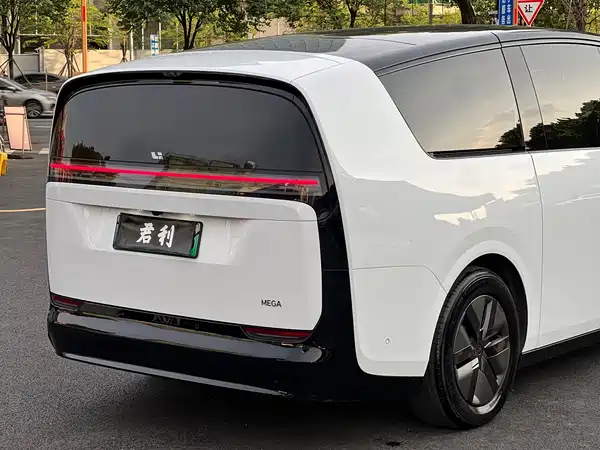 Li Auto MEGA 2024