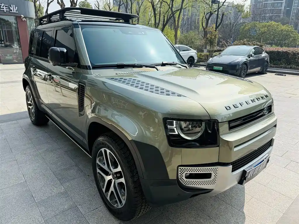 Land Rover Defender 2023 — фото 6