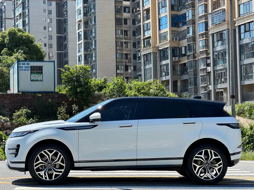 Land Rover Evoque 2023 — фото 8