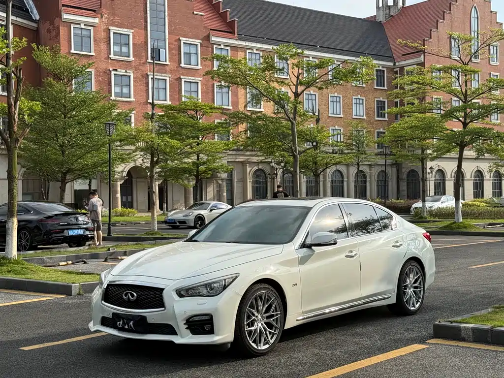 Infiniti Q50L 2015 — фото 1