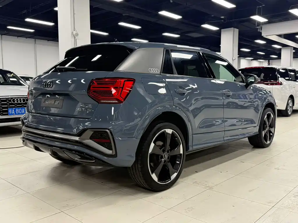 Audi Q2L 2022