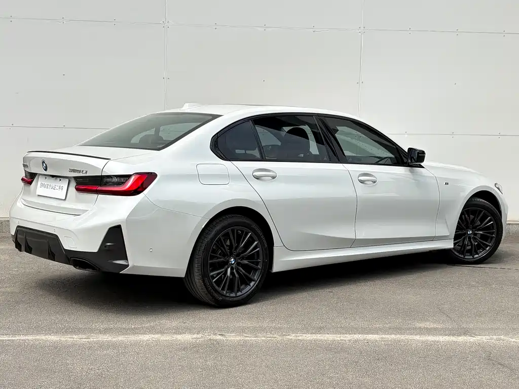 BMW 3 Series 2024 — фото 15