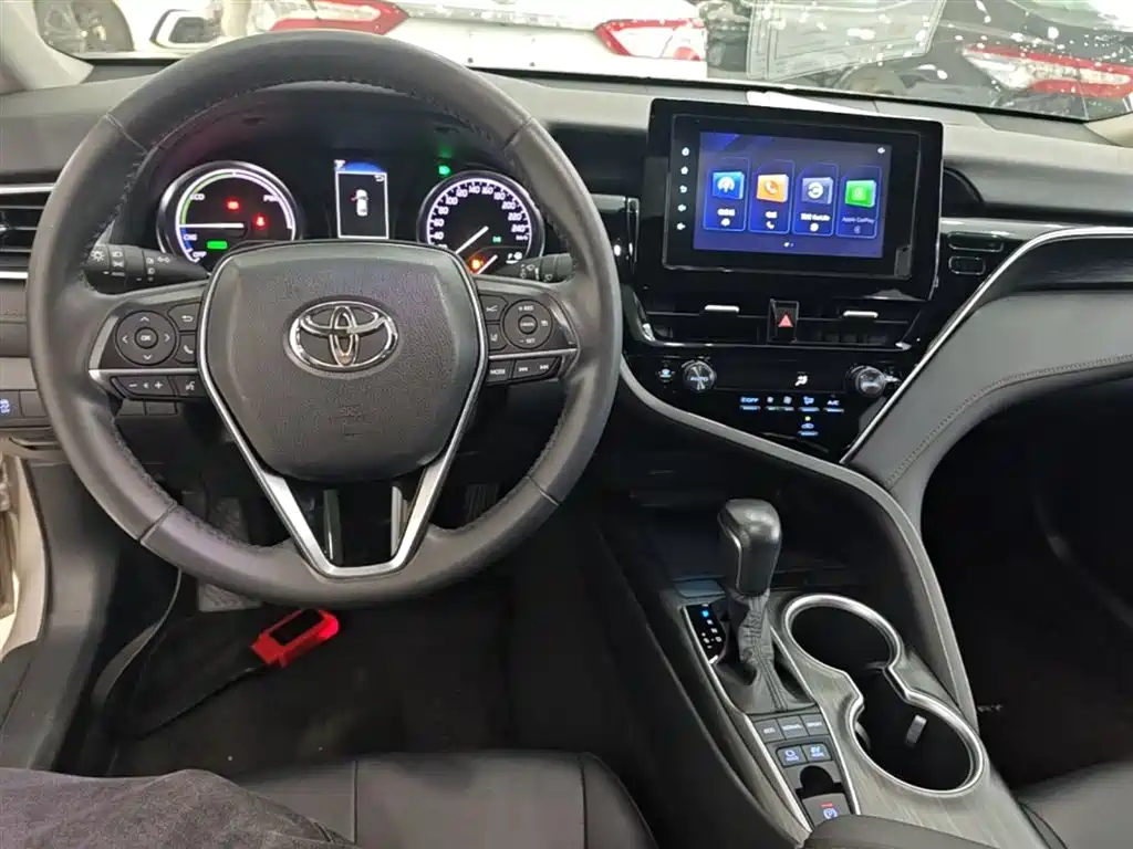 Toyota Camry 2021 — фото 10