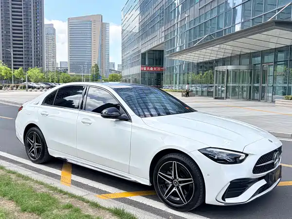 Mercedes-Benz C-Class 2024